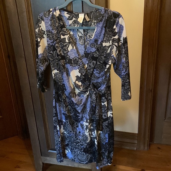 FEMME flowery cache-coeur blue and black dress Size L - Picture 1 of 3